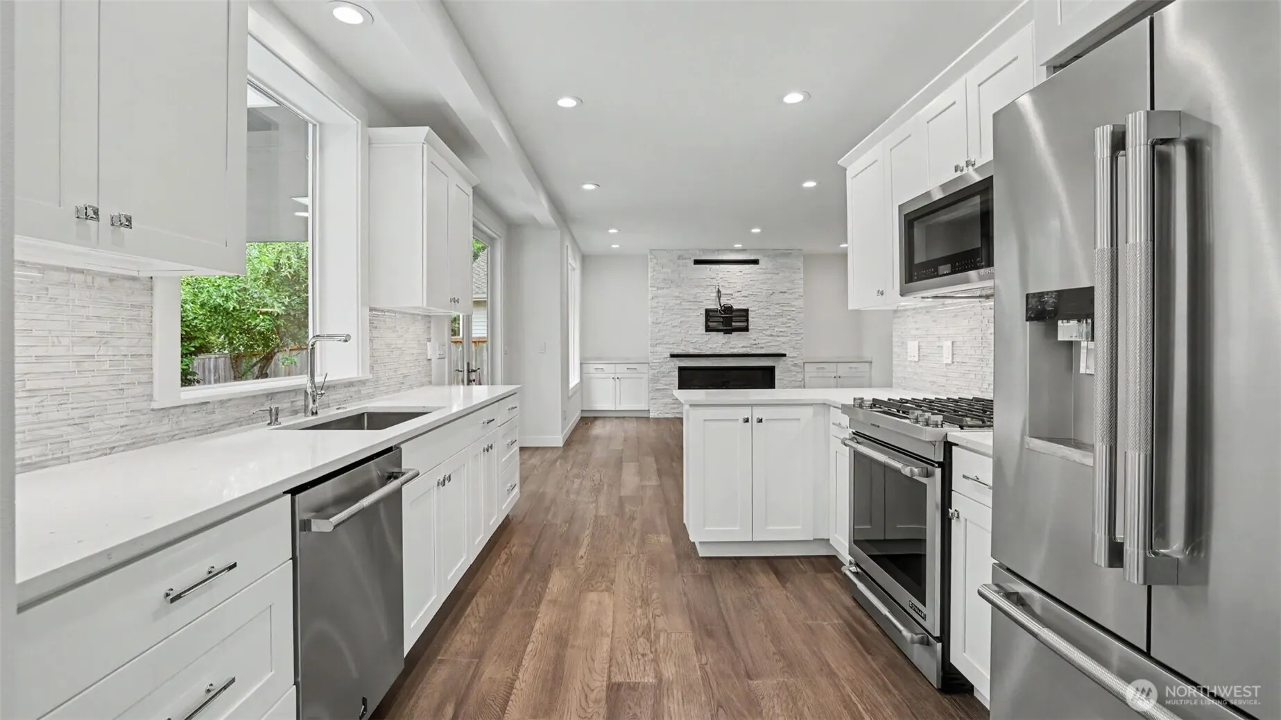 25506 SE 41st Court , Sammamish, WA 98029