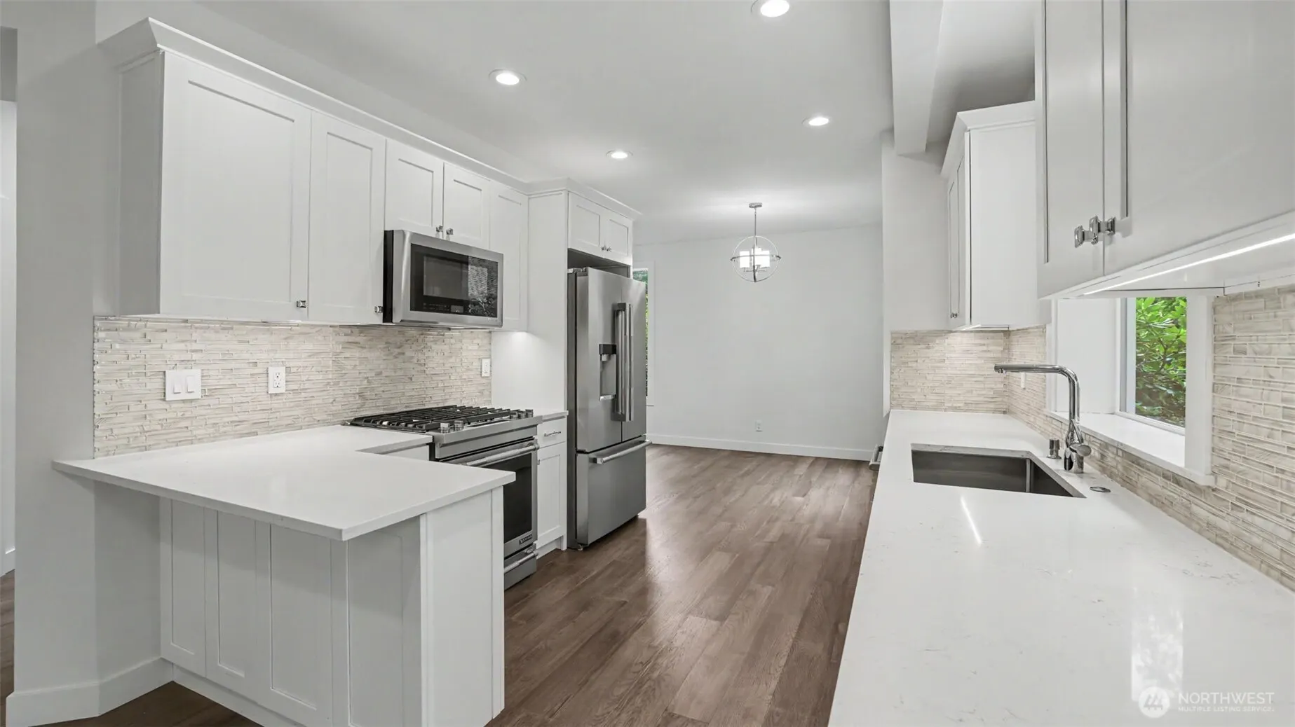 25506 SE 41st Court , Sammamish, WA 98029