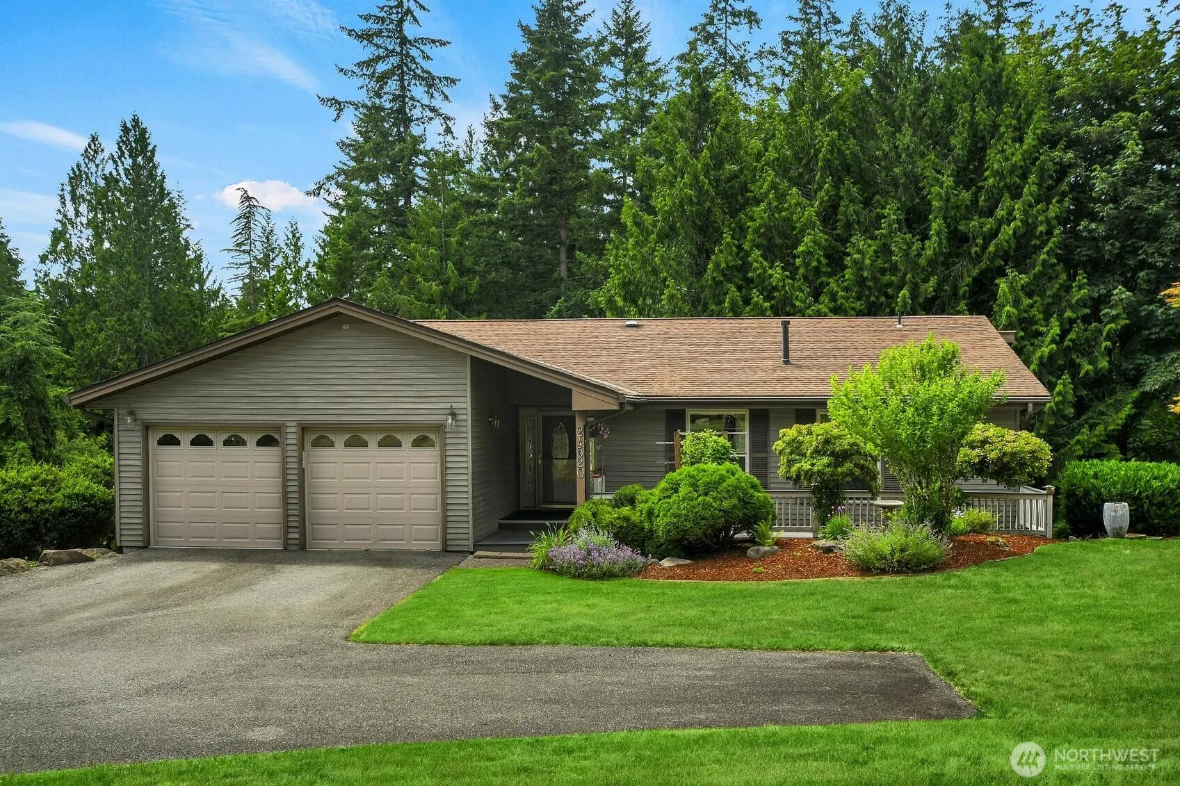 24520 SE 24th Street , Sammamish, WA 98075-9704