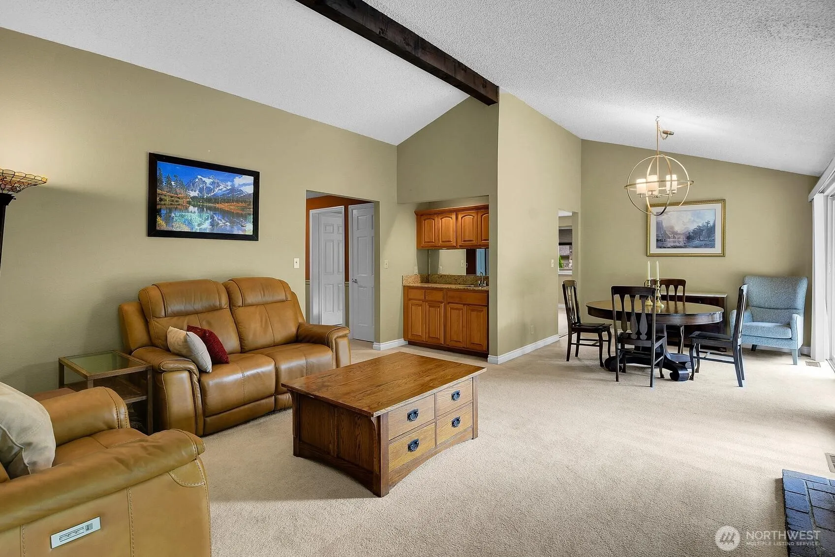 24520 SE 24th Street , Sammamish, WA 98075-9704