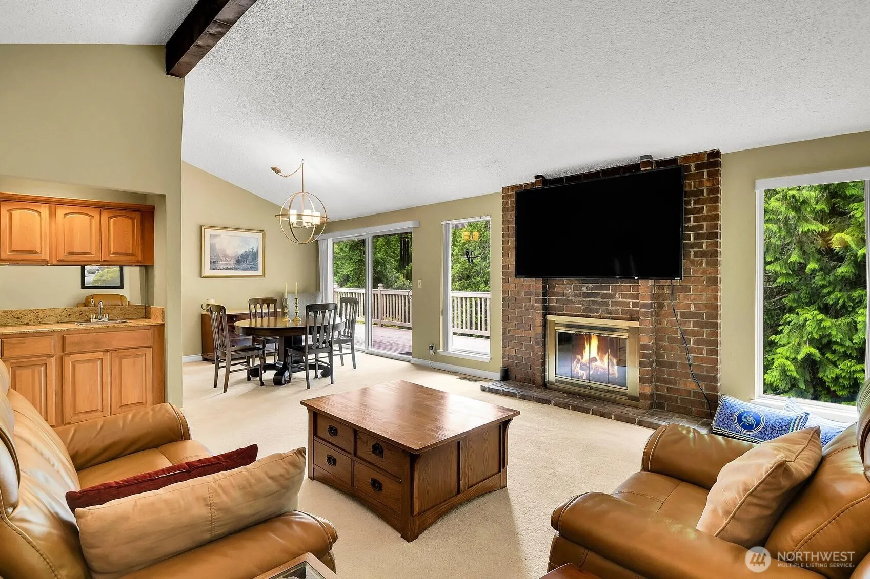 24520 SE 24th Street , Sammamish, WA 98075-9704