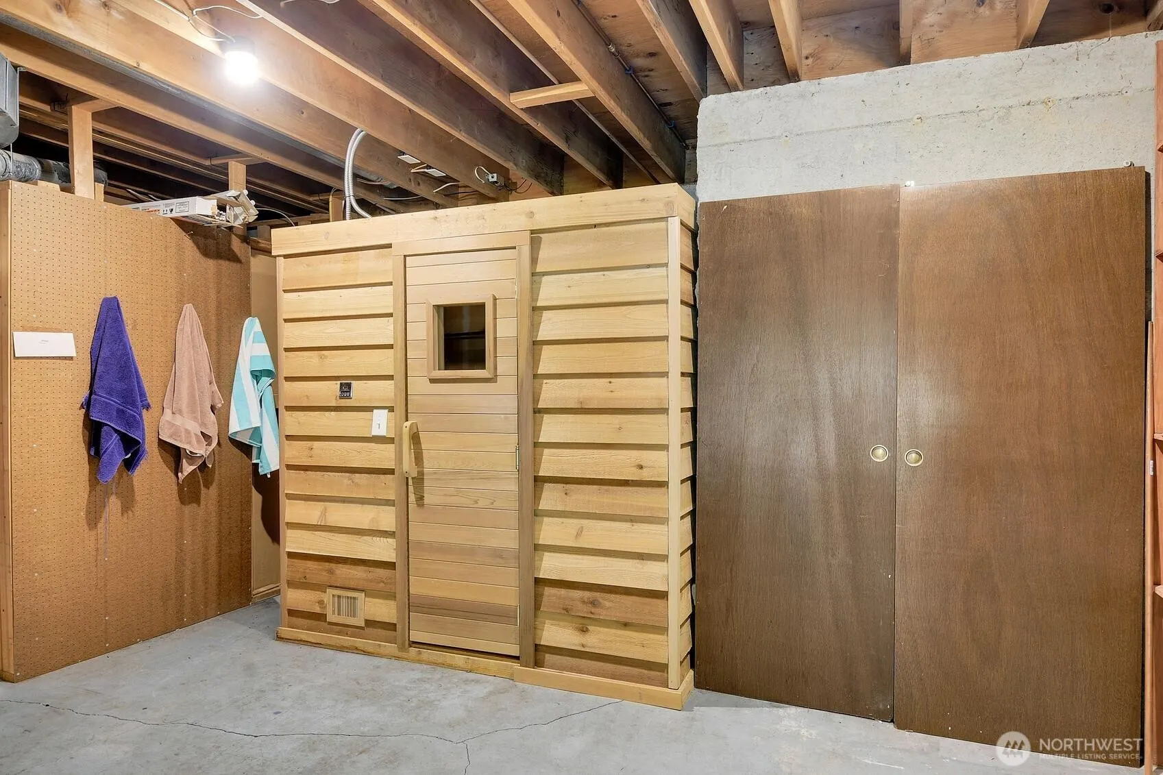 24520 SE 24th Street , Sammamish, WA 98075-9704