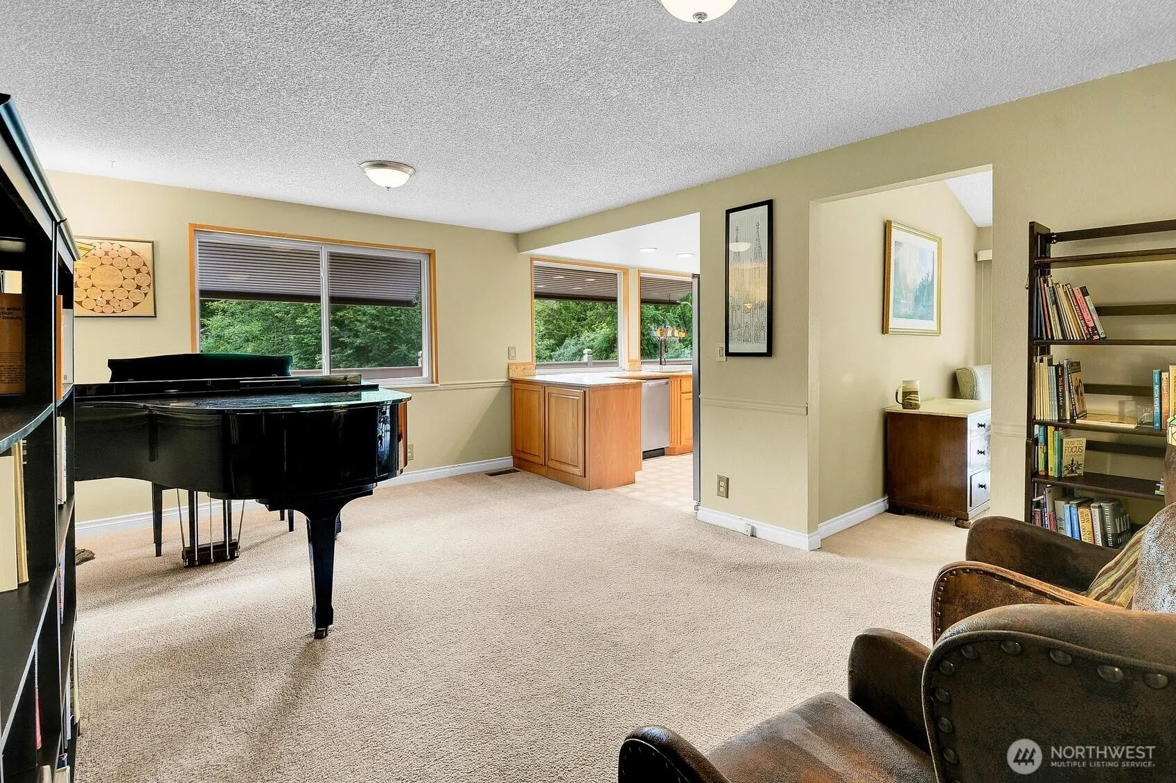 24520 SE 24th Street , Sammamish, WA 98075-9704