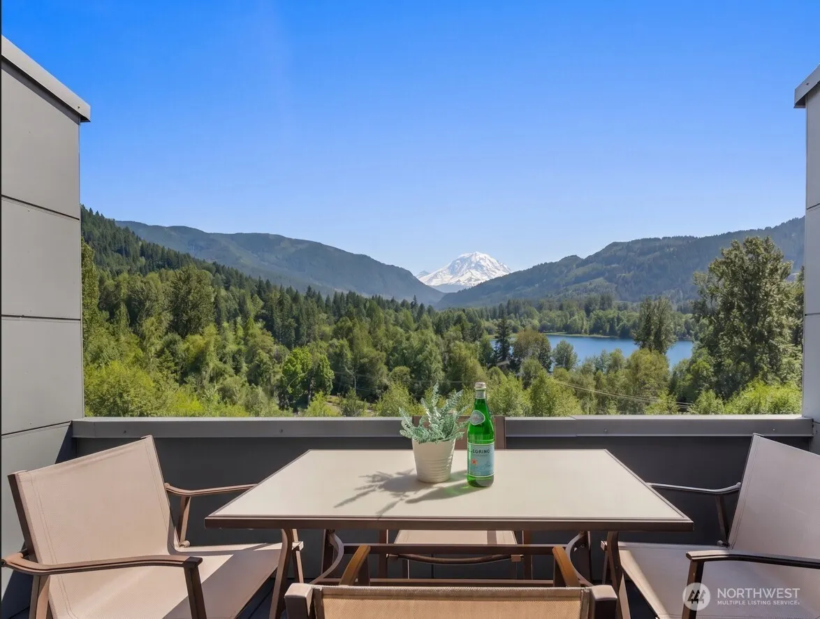 4253 SE 213th Place #47, Issaquah, WA 98029