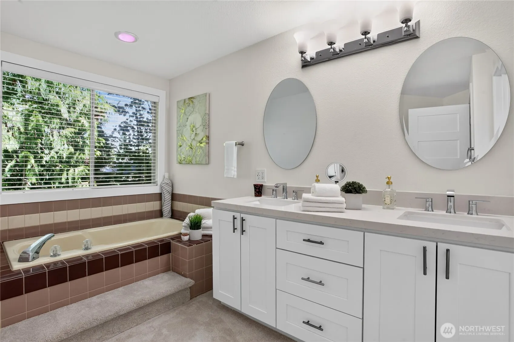 23110 NE 19th Drive , Sammamish, WA 98074