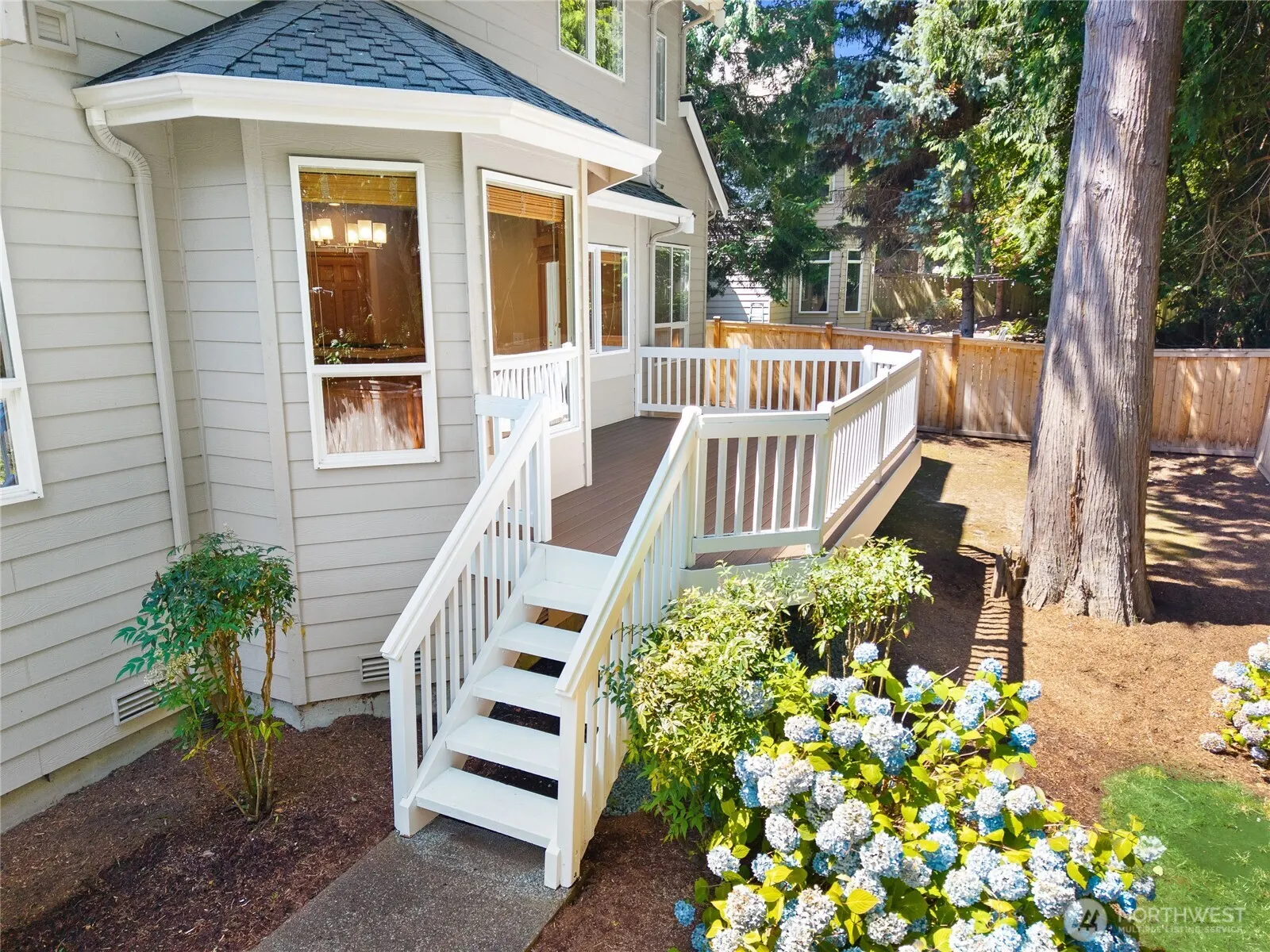 20534 NE 33rd Court , Sammamish, WA 98074