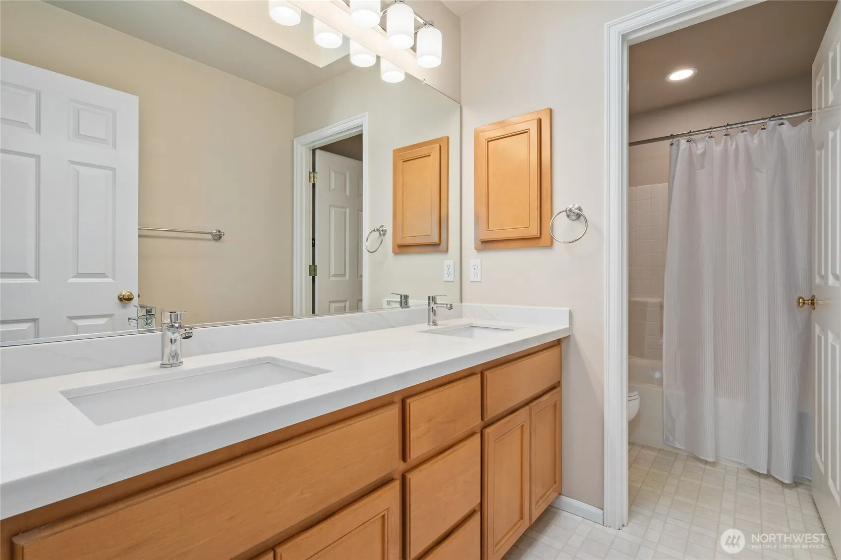 20534 NE 33rd Court , Sammamish, WA 98074