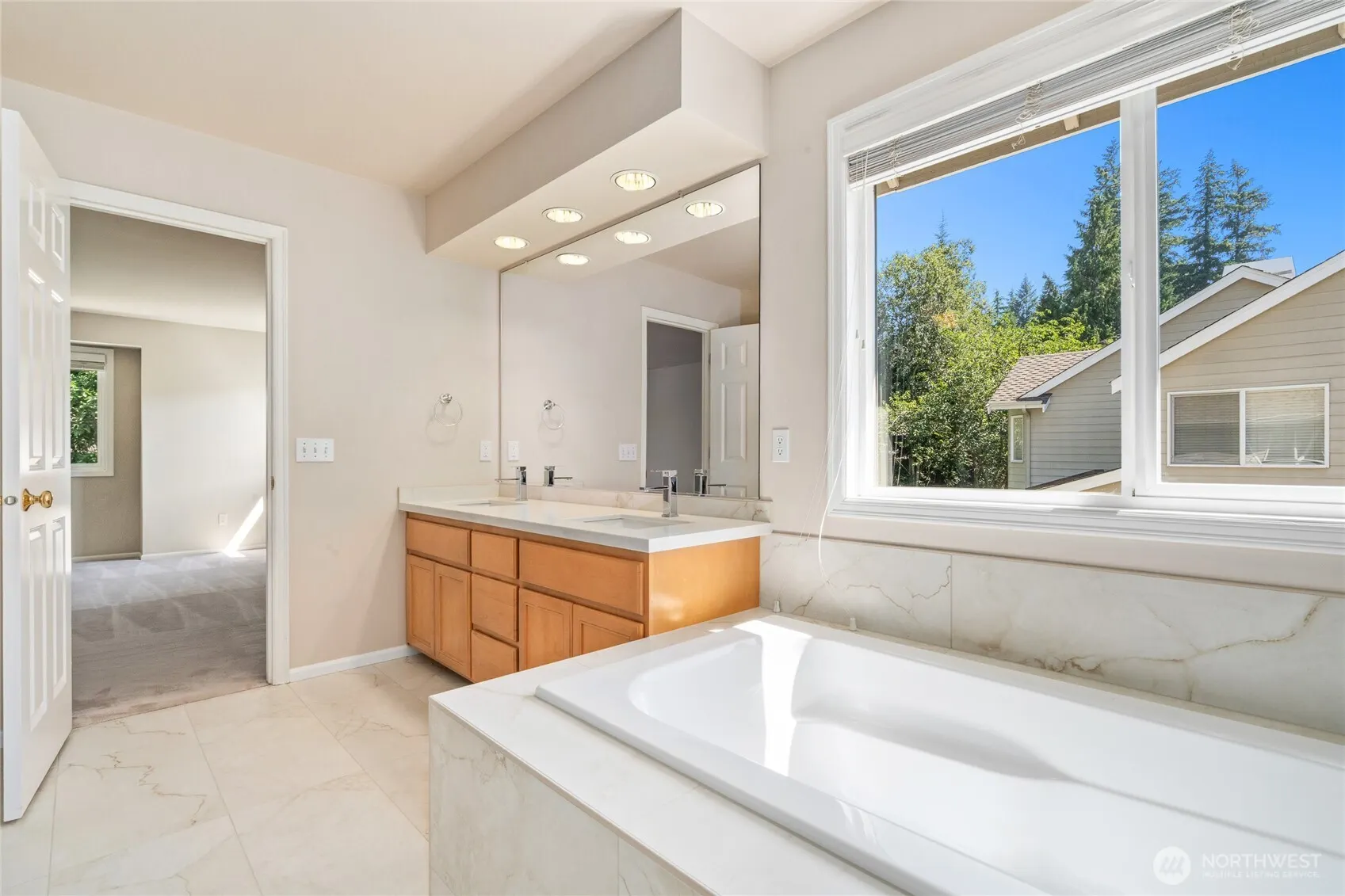 20534 NE 33rd Court , Sammamish, WA 98074