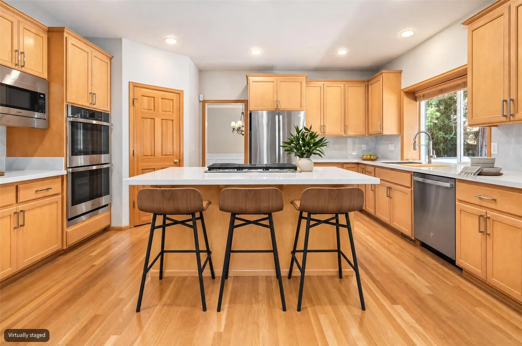 20534 NE 33rd Court , Sammamish, WA 98074