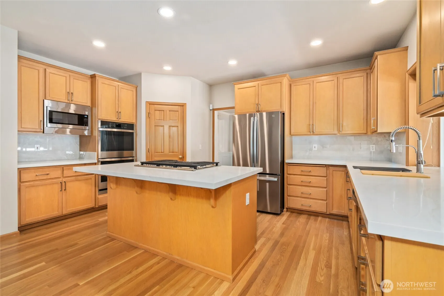 20534 NE 33rd Court , Sammamish, WA 98074