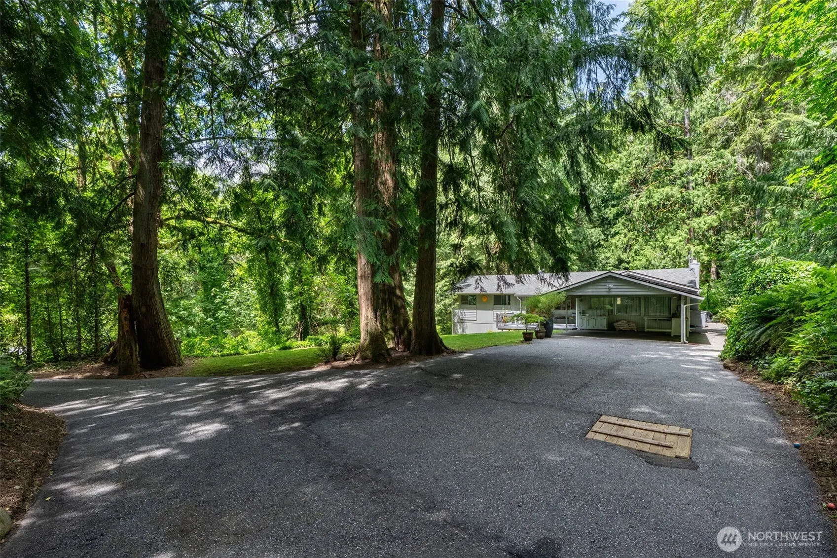 28102 SE 63rd Street , Issaquah, WA 98027-8815