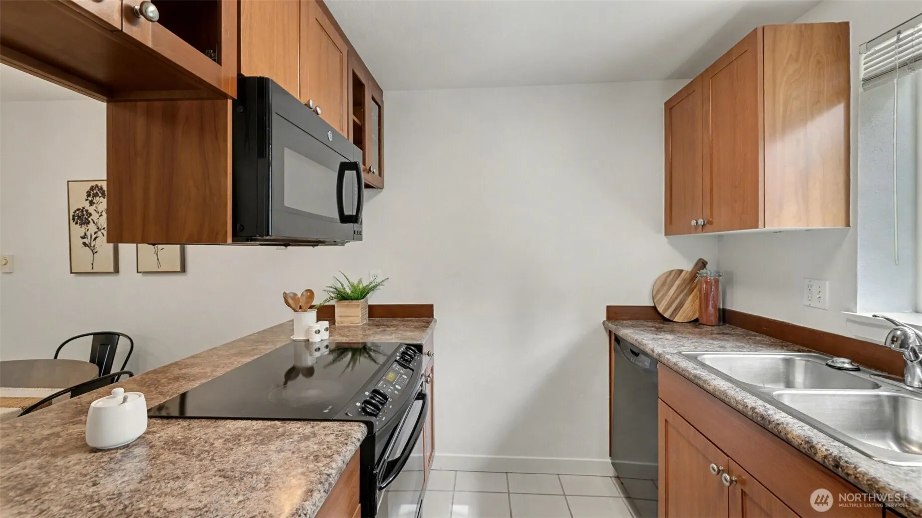 14210 NE 181st Place #M102, Woodinville, WA 98072