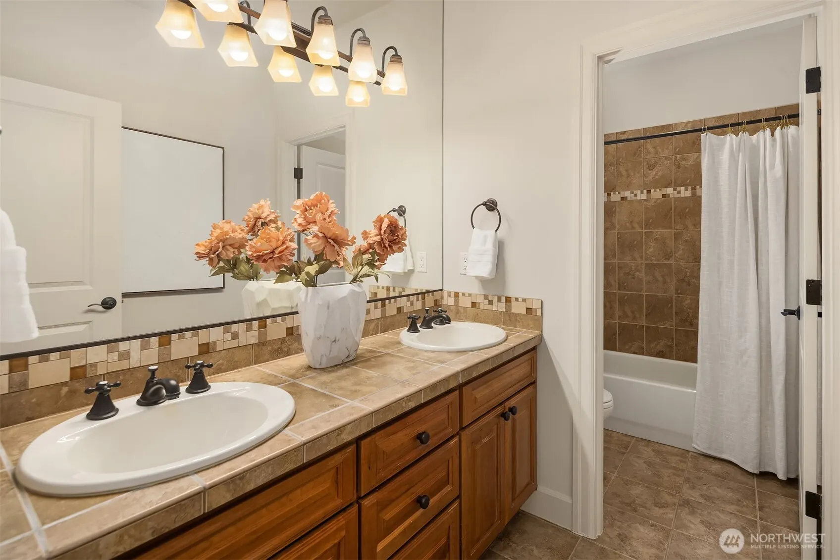 3489 NE Harrison Street , Issaquah, WA 98029