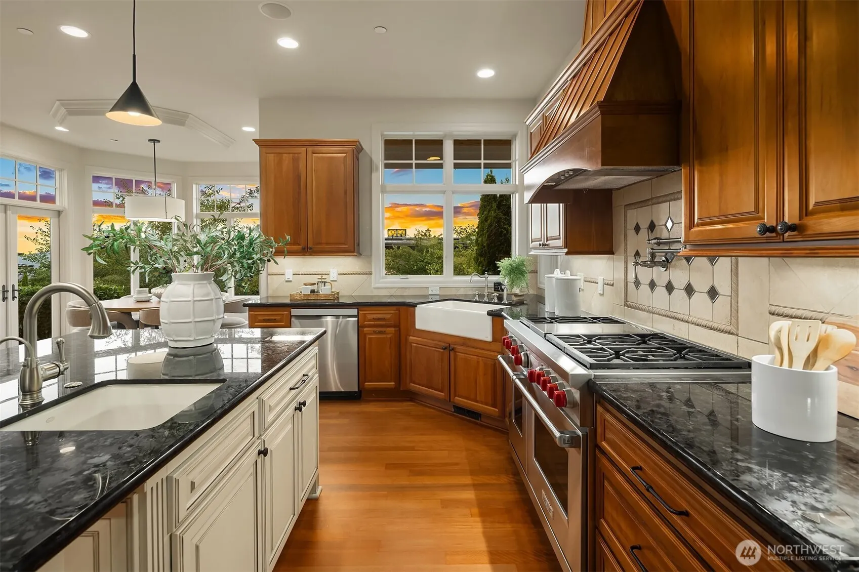 3489 NE Harrison Street , Issaquah, WA 98029