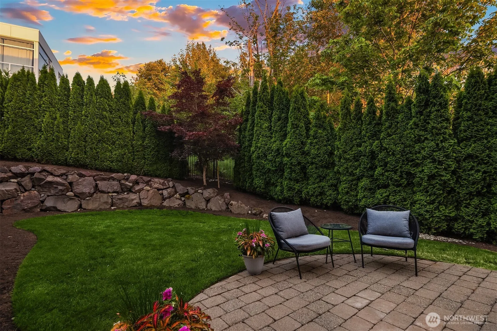 3489 NE Harrison Street , Issaquah, WA 98029