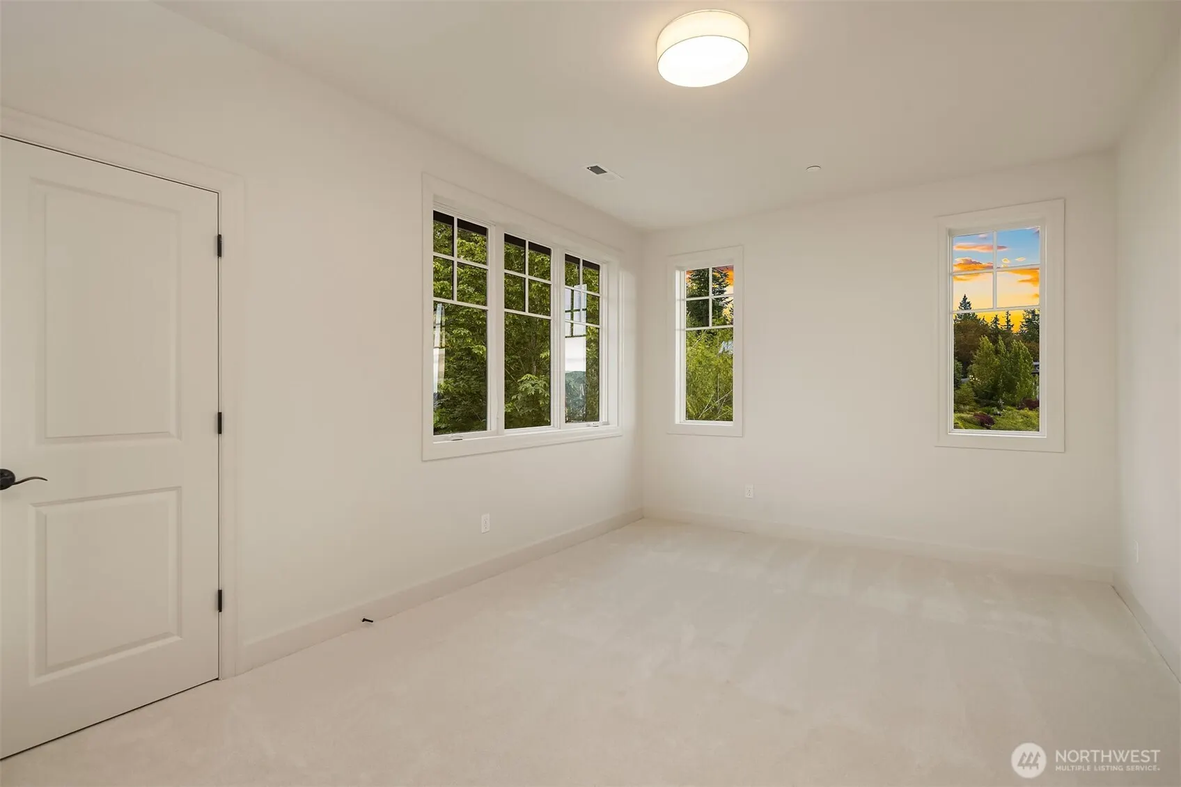 3489 NE Harrison Street , Issaquah, WA 98029