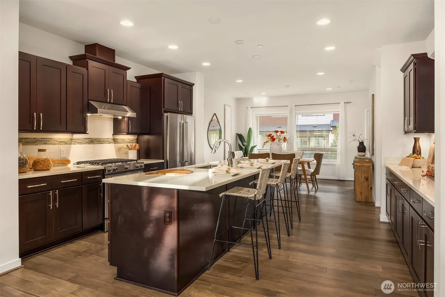 959 6th Avenue NE, Issaquah, WA 98029