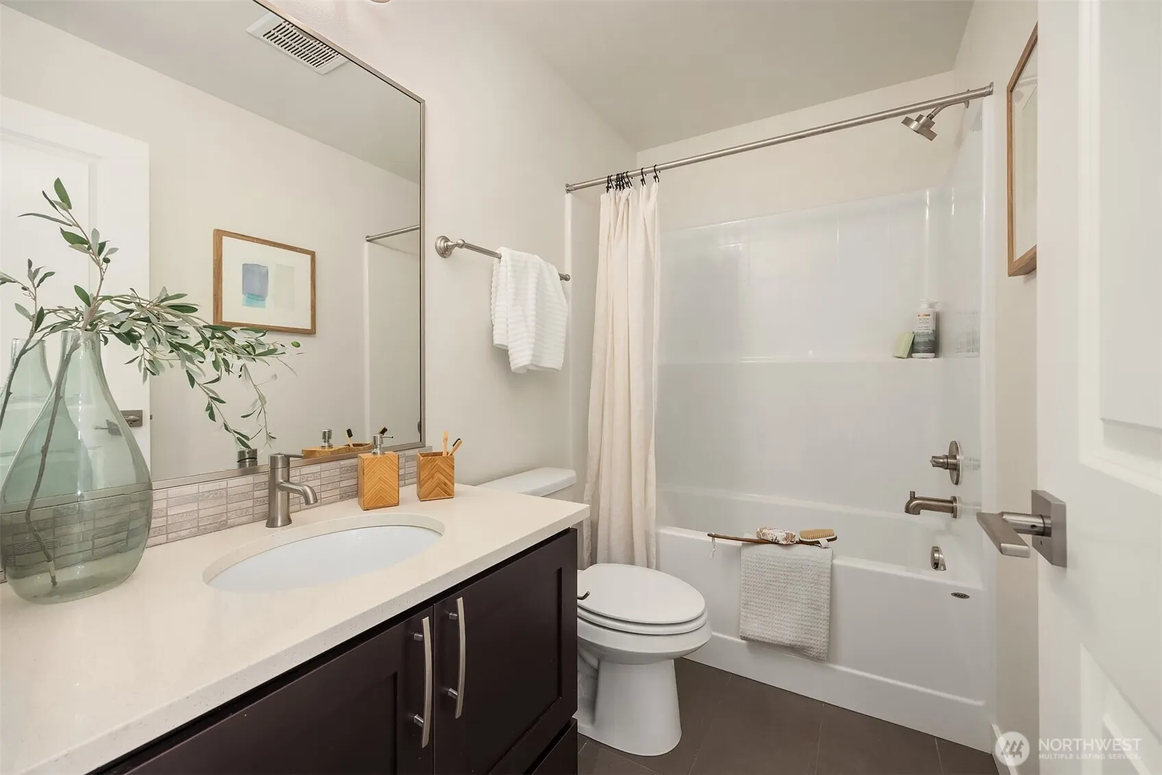 959 6th Avenue NE, Issaquah, WA 98029