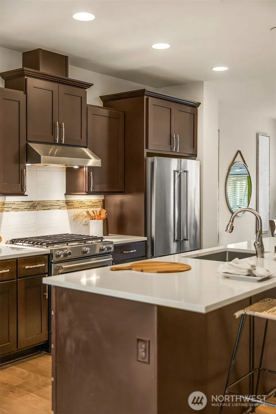 959 6th Avenue NE, Issaquah, WA 98029