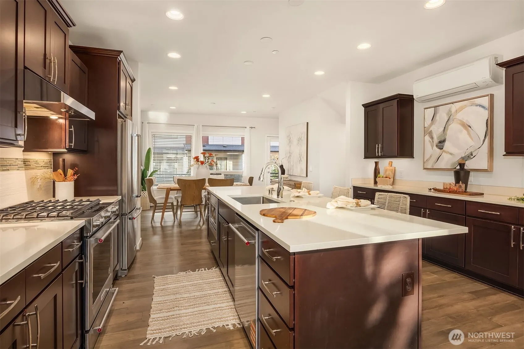 959 6th Avenue NE, Issaquah, WA 98029