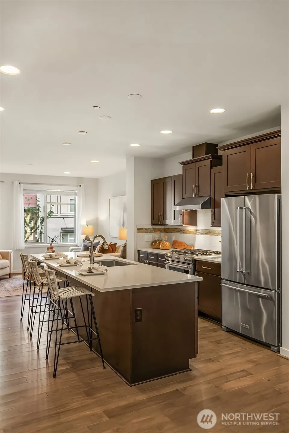 959 6th Avenue NE, Issaquah, WA 98029