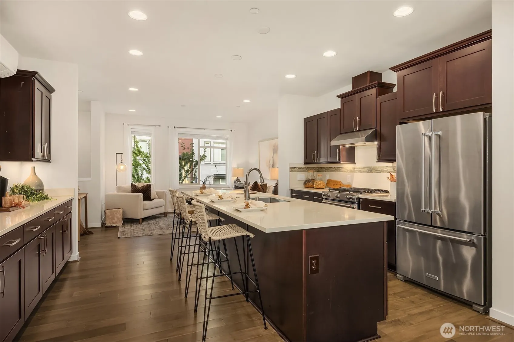 959 6th Avenue NE, Issaquah, WA 98029