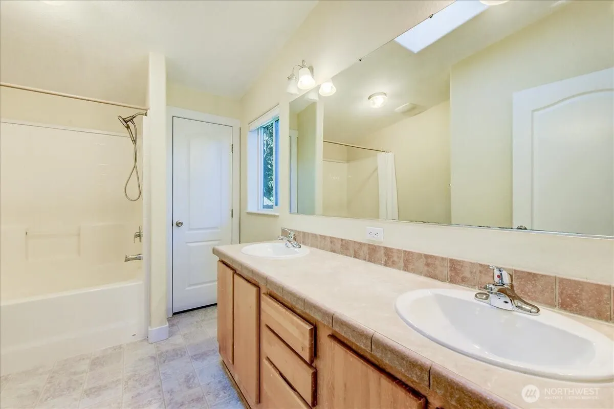 3315 207 Place SE, Bothell, WA 98012
