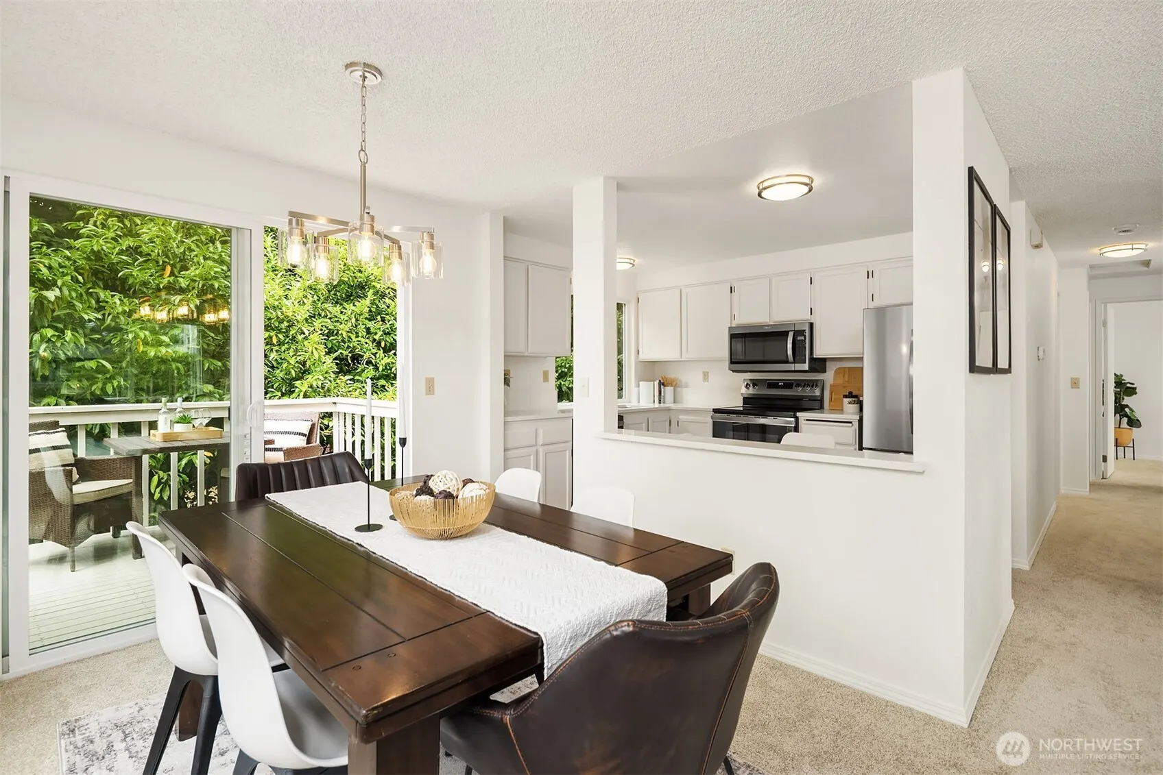 21006 NE 18th Place , Sammamish, WA 98074