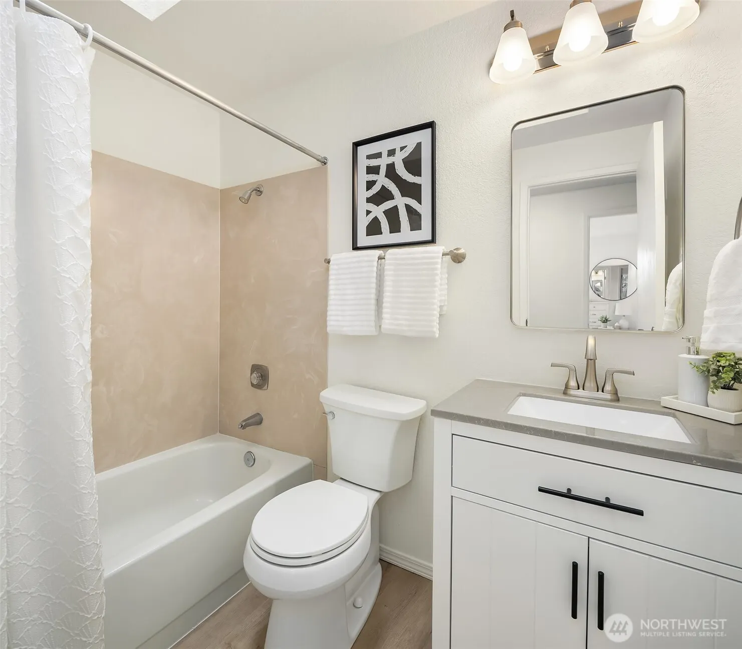 21006 NE 18th Place , Sammamish, WA 98074