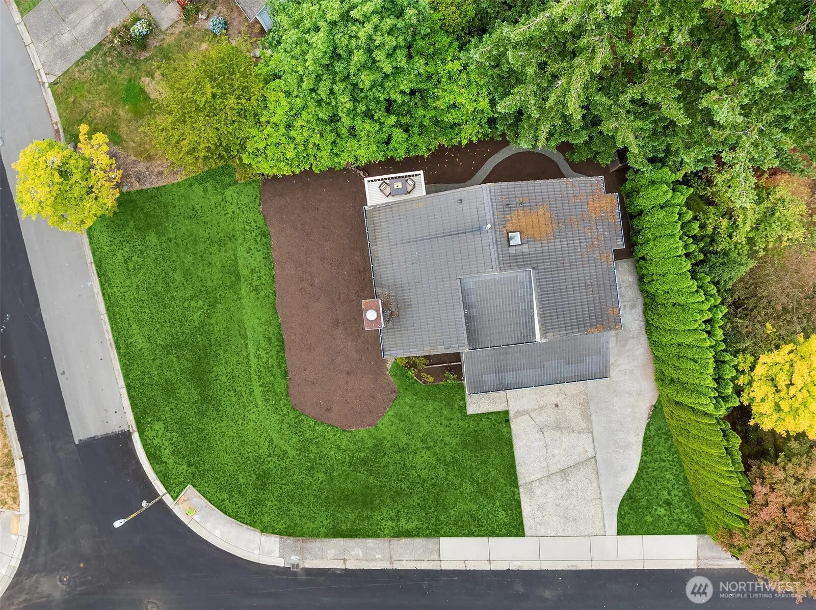 21006 NE 18th Place , Sammamish, WA 98074