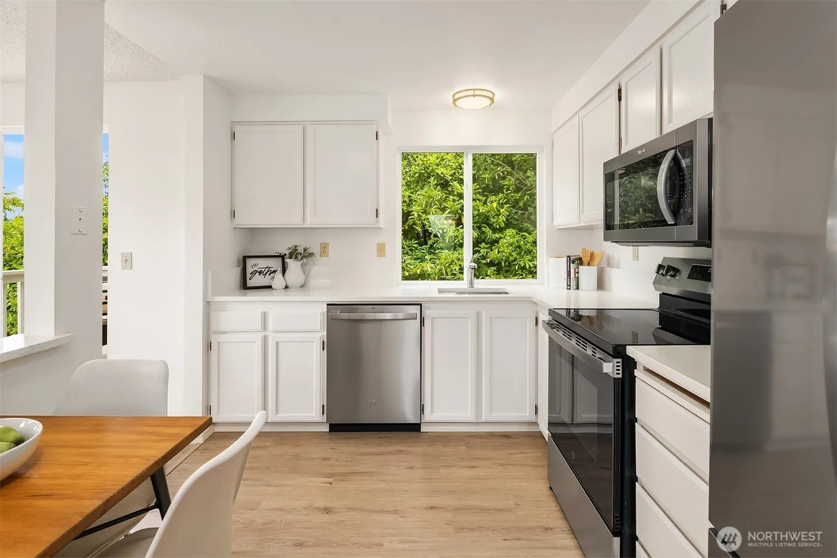 21006 NE 18th Place , Sammamish, WA 98074
