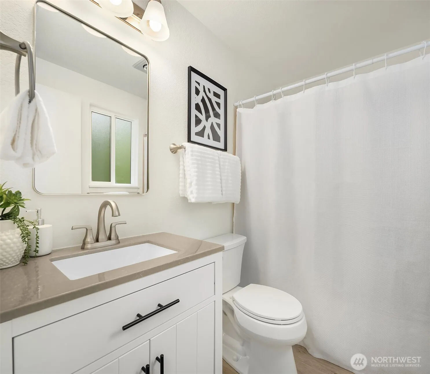 21006 NE 18th Place , Sammamish, WA 98074