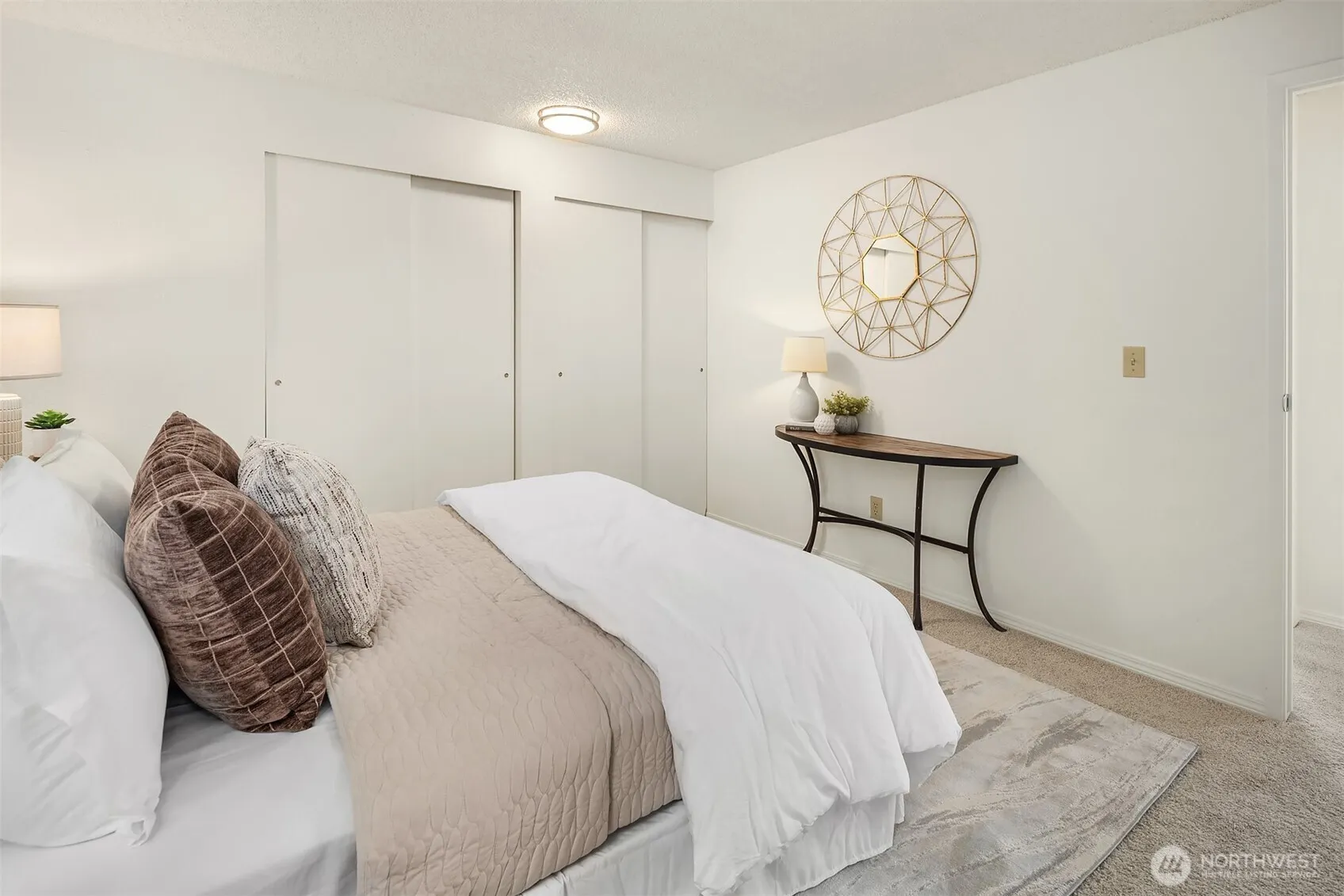 21006 NE 18th Place , Sammamish, WA 98074