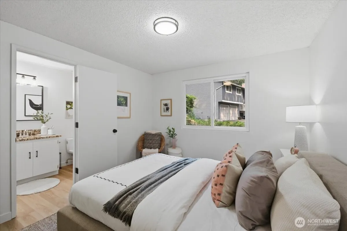 17448 NE 156th Street , Woodinville, WA 98072