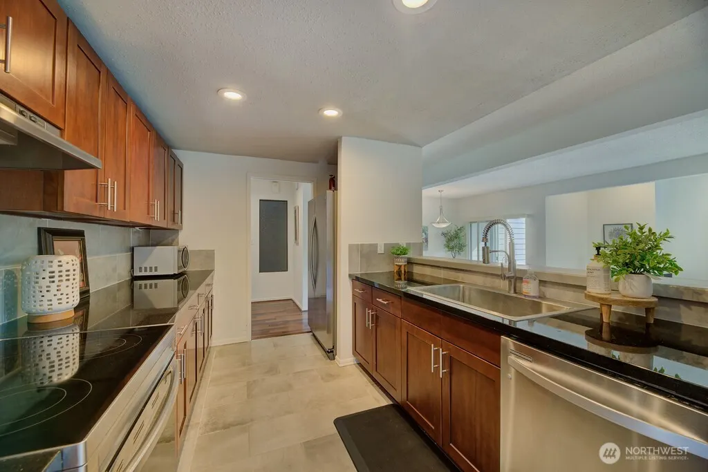7427 Old Redmond Road #322, Redmond, WA 98052