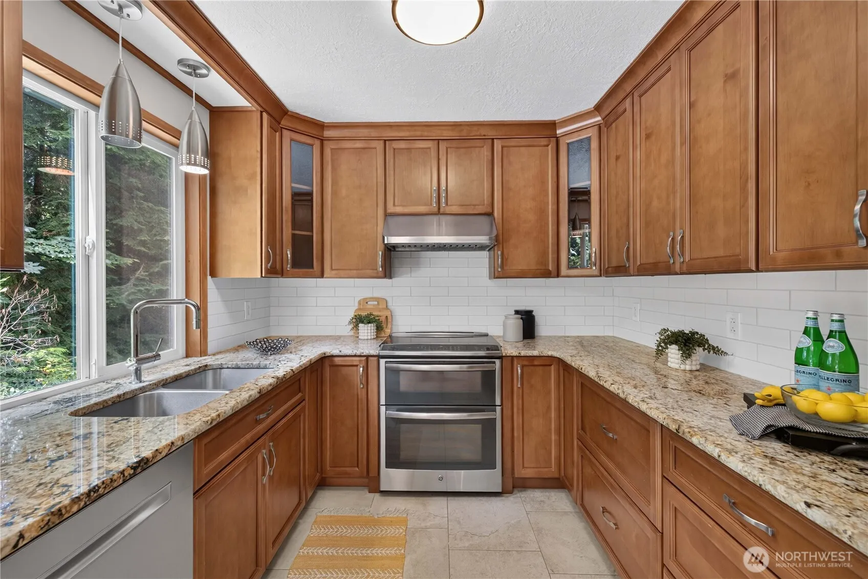 17432 Issaquah Hobart Road SE, Issaquah, WA 98027-6918
