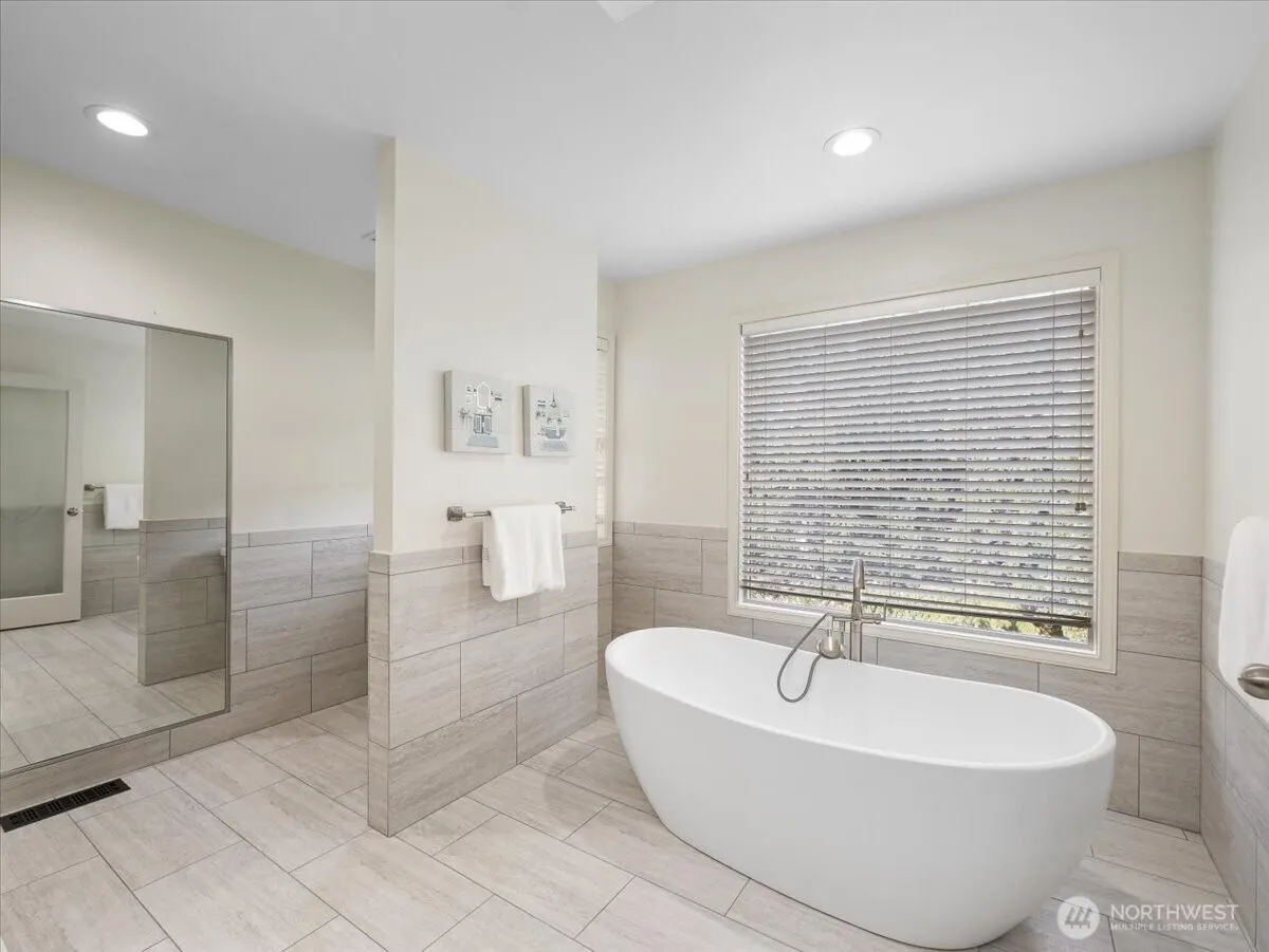 14823 164th Place NE, Woodinville, WA 98072