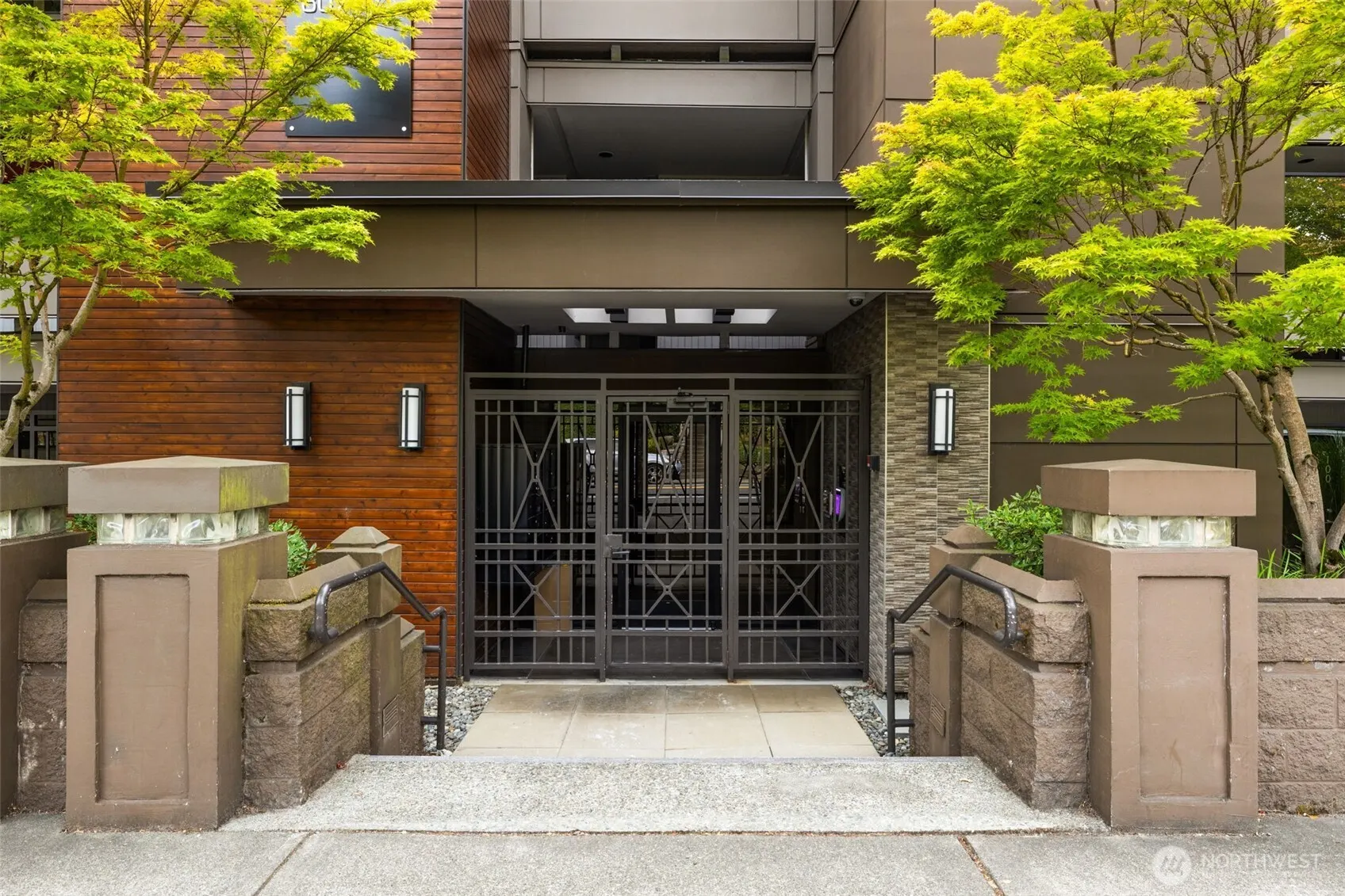 807 Lake Street S #301, Kirkland, WA 98033