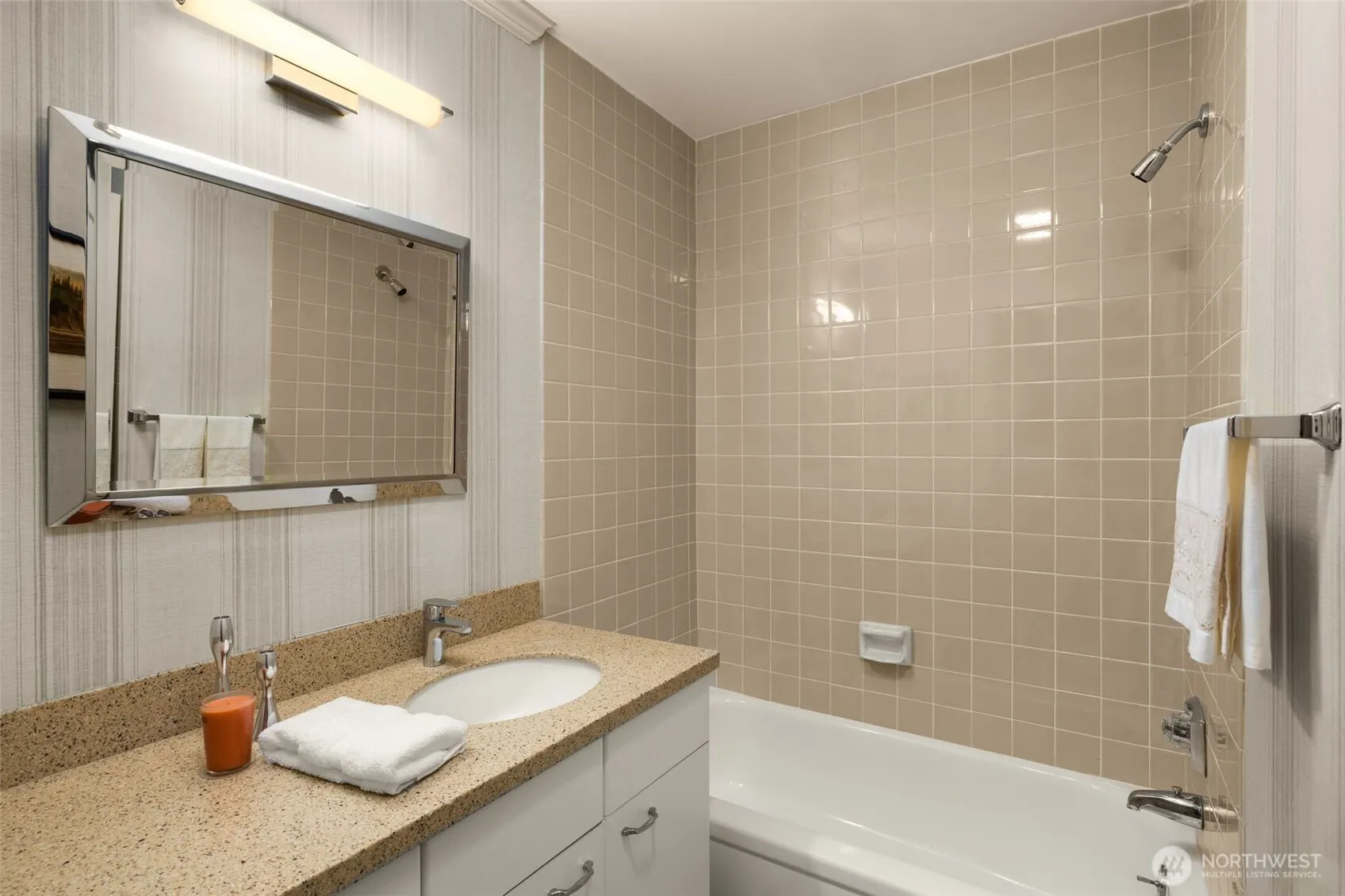 807 Lake Street S #301, Kirkland, WA 98033