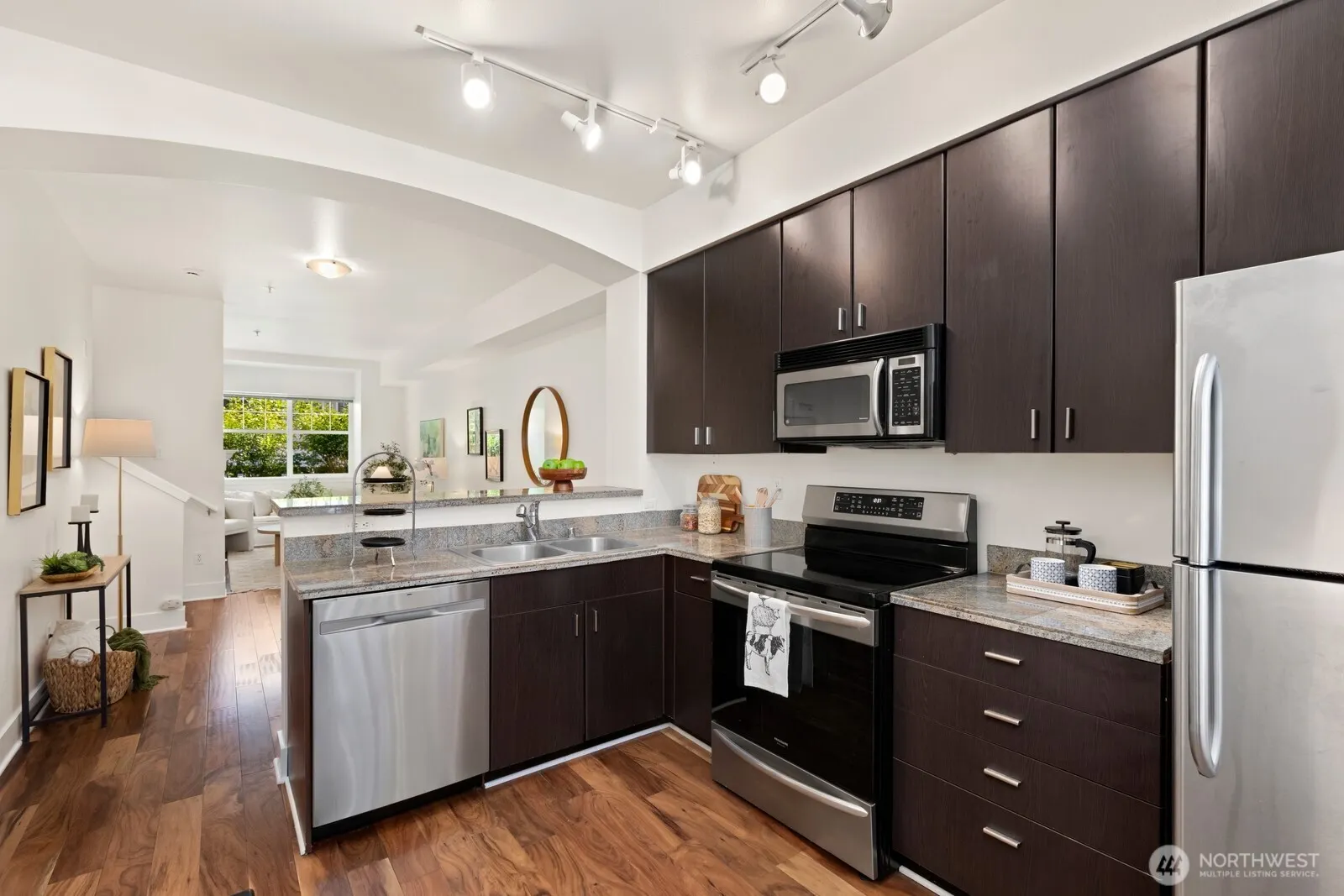 16418 NE 91st Street #105, Redmond, WA 98052
