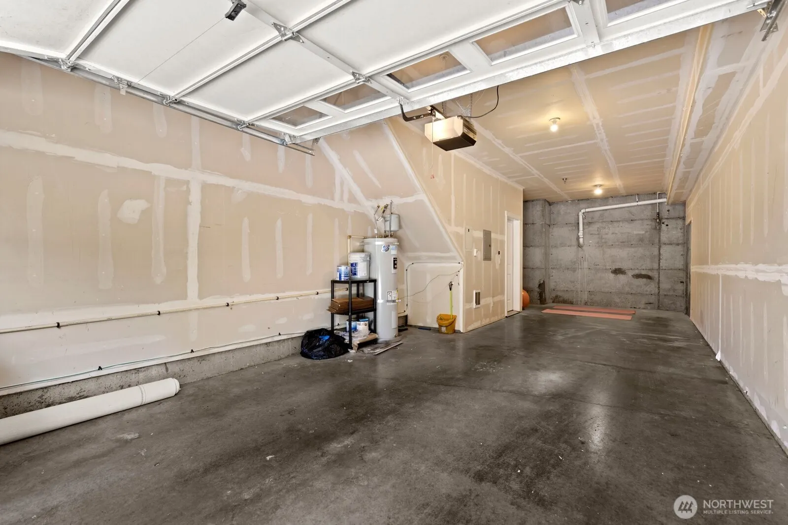 16418 NE 91st Street #105, Redmond, WA 98052