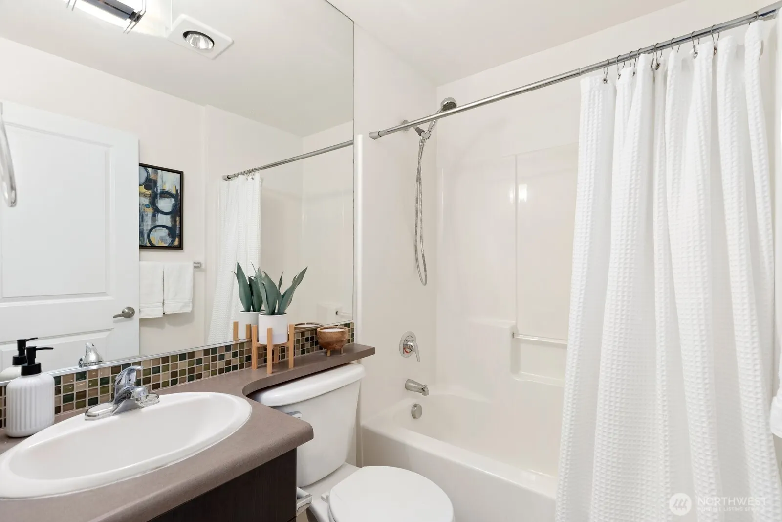 16418 NE 91st Street #105, Redmond, WA 98052