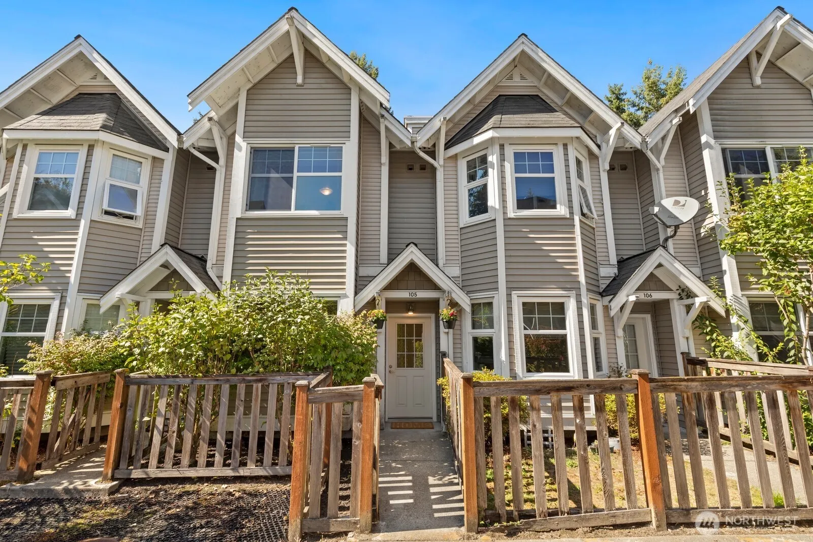 16418 NE 91st Street #105, Redmond, WA 98052