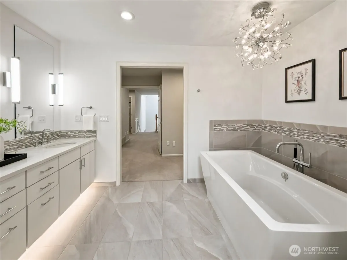 17020 NE 129th Circle , Redmond, WA 98052