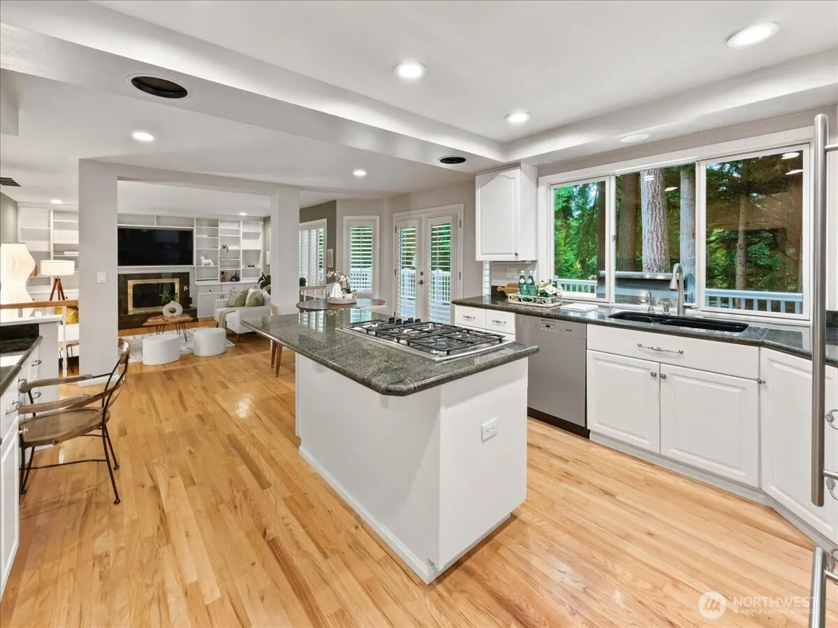 17020 NE 129th Circle , Redmond, WA 98052