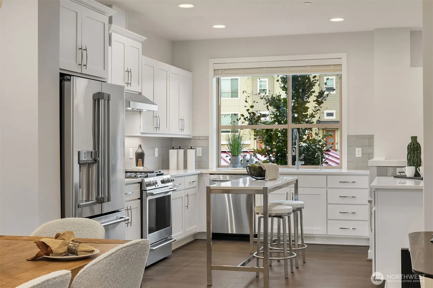 1053 6th Walk NE, Issaquah, WA 98029
