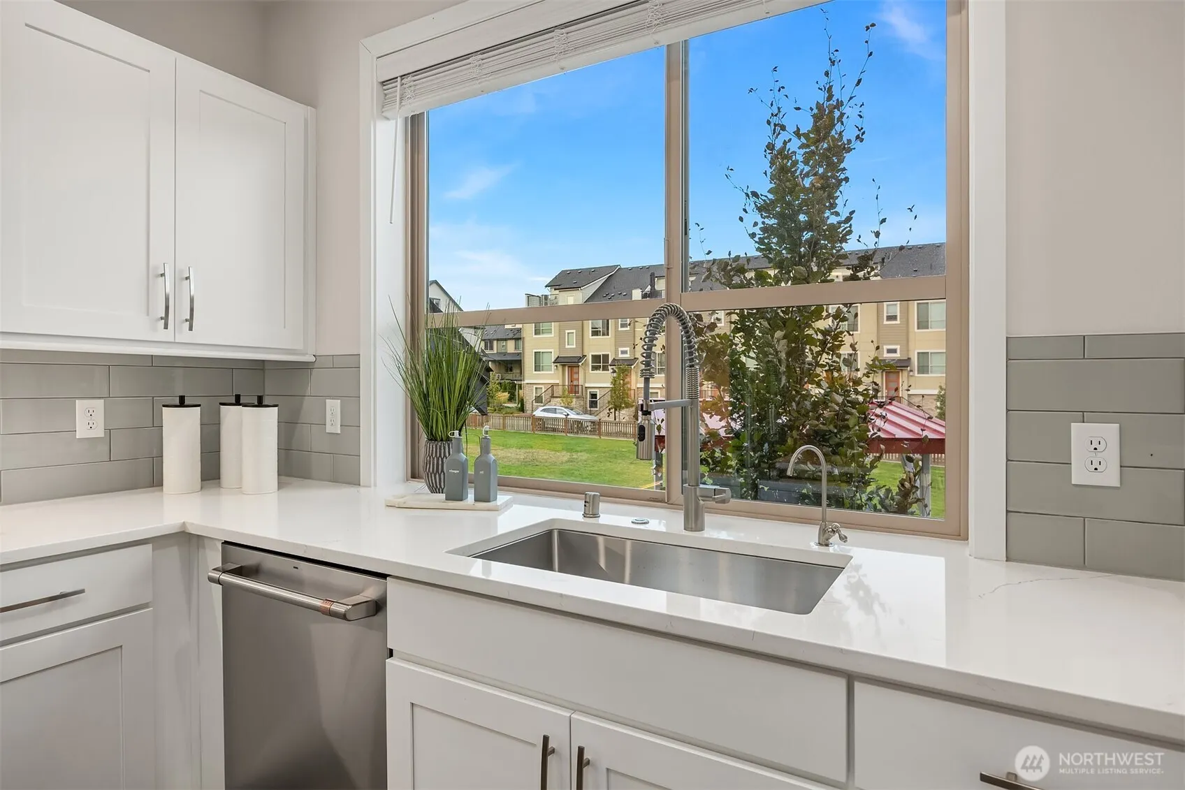 1053 6th Walk NE, Issaquah, WA 98029