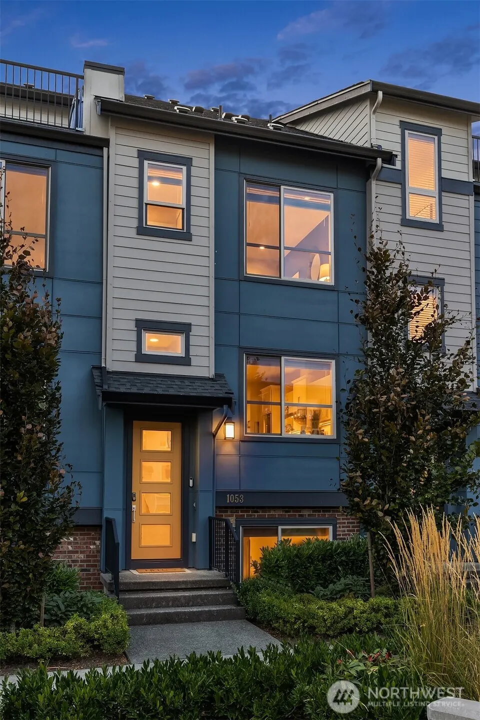 1053 6th Walk NE, Issaquah, WA 98029