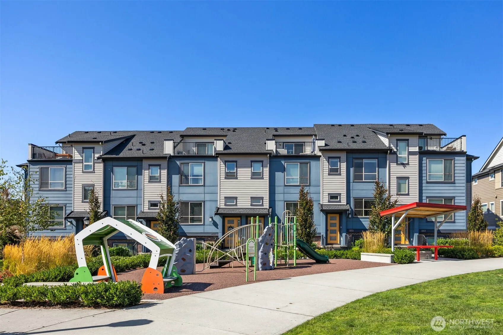 1053 6th Walk NE, Issaquah, WA 98029
