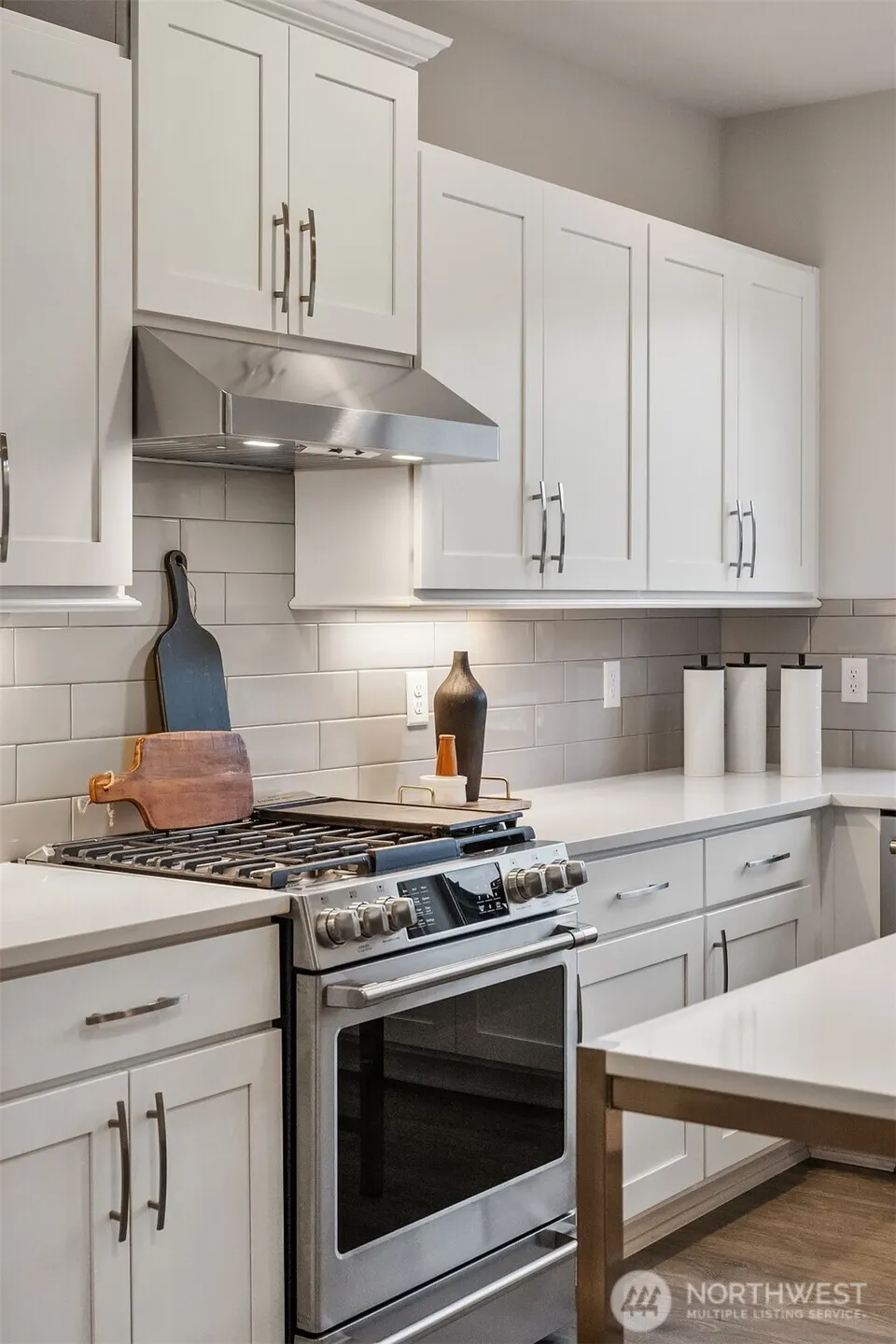 1053 6th Walk NE, Issaquah, WA 98029